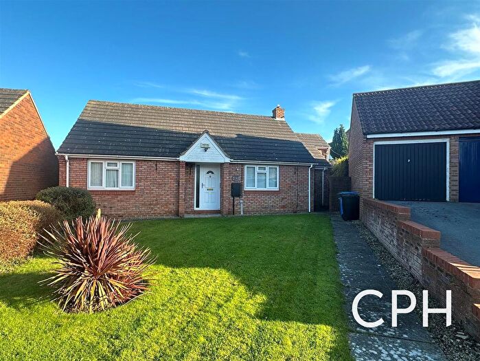 2 Bedroom Detached Bungalow For Sale In Coverdale Drive, Scarborough, YO12