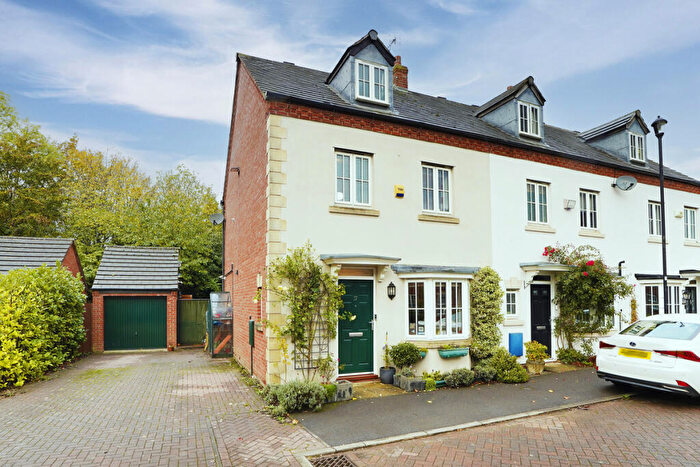 4 Bedroom Semi Detached House For Sale In Shearwater Drive, Rugby, CV23