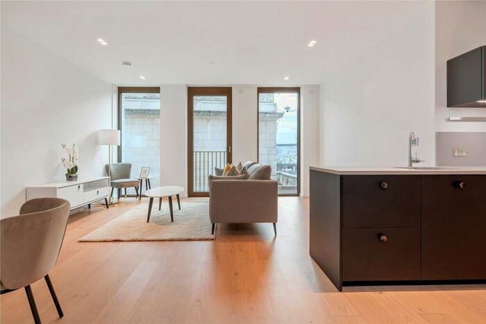 2 Bedroom Apartment To Rent In The Levett Building, Little Britain, London, EC1A