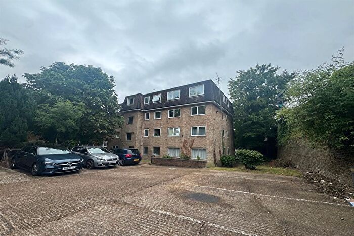 1 Bedroom Flat To Rent In Wenderholme Court, CR2