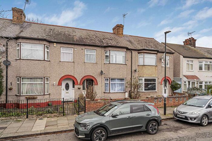 3 Bedroom House For Sale In Bridlington Road, Edmonton, N9
