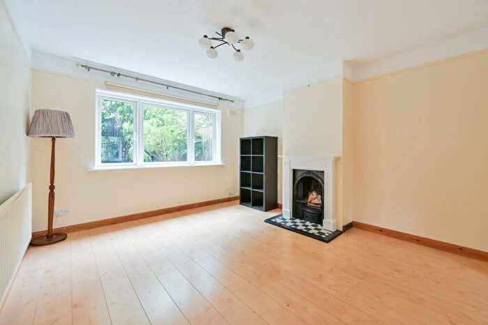 3 Bedroom House To Rent In Mallory Close, Brockley, London, SE4