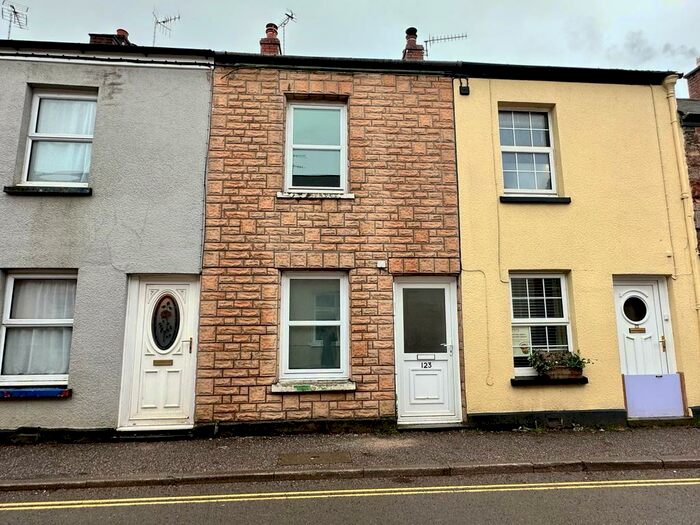 2 Bedroom House To Rent In Chapel Street, Tiverton, EX16