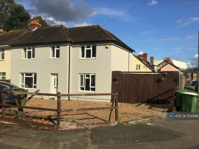 3 Bedroom Semi-Detached House To Rent In Haven Close, Sidcup, DA14