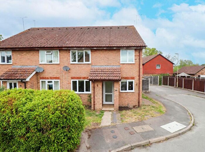2 Bedroom House For Sale In Netherhouse Moor, Church Crookham, Fleet, GU51