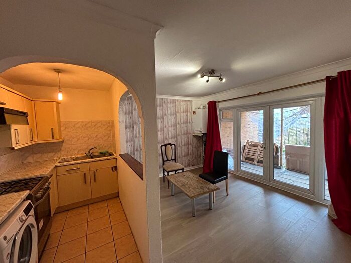 1 Bedroom Flat To Rent In Norfolk Road, Ilford, Essex, IG3