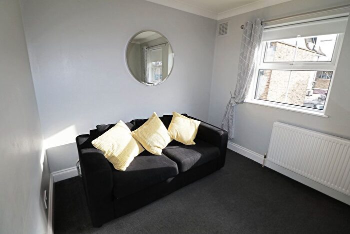 1 Bedroom Maisonette To Rent In The Baulk, Southfields, London, SW18