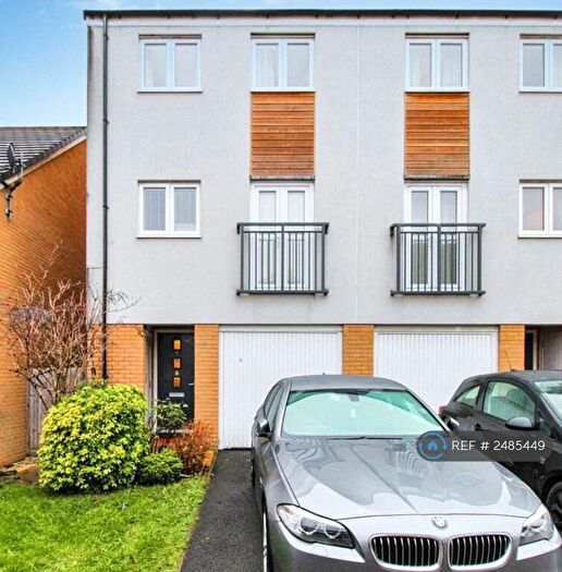 3 Bedroom Semi-Detached House To Rent In Buckleys Road, Patchway, Bristol, BS34