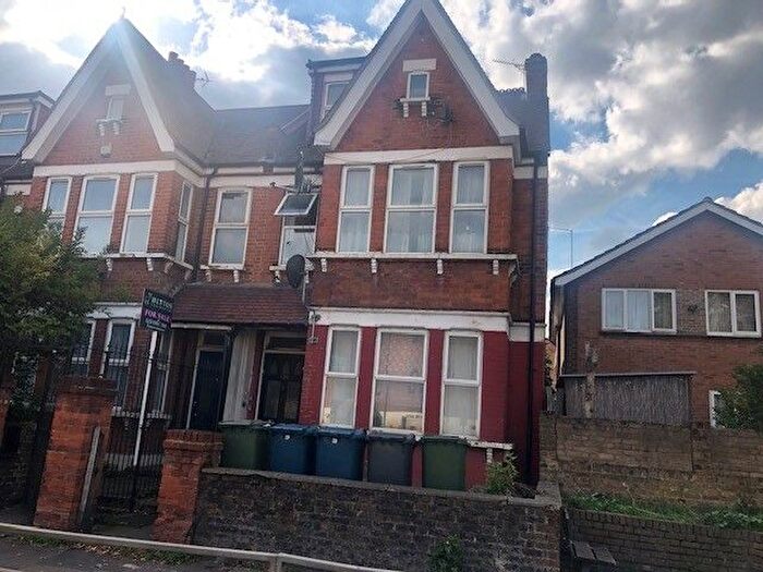 2 Bedroom Flat To Rent In Wealdstone, HA3