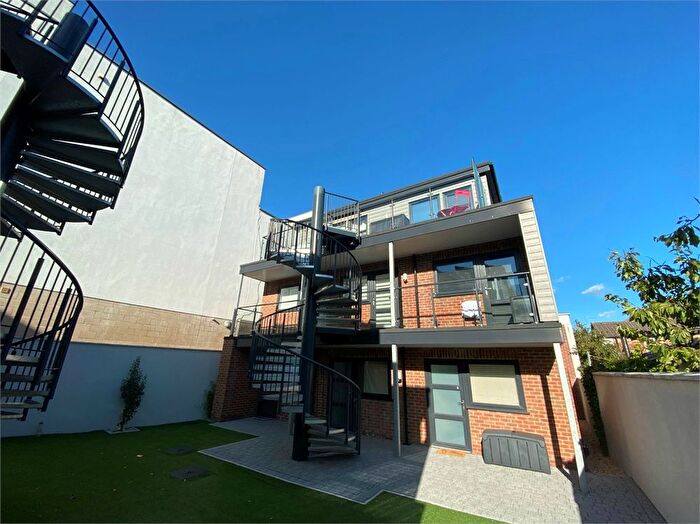 1 Bedroom Flat To Rent In Coates, A Southcote Road, BH1