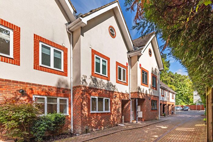 3 Bedroom Terraced House For Sale In Park Road, Winchester, SO23