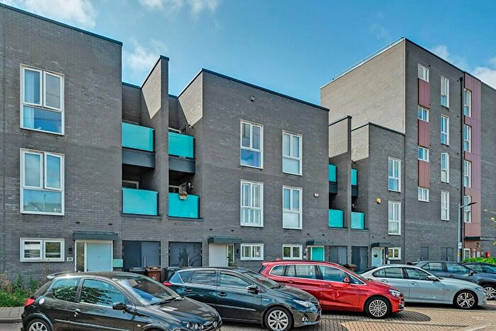 4 Bedroom Town House To Rent In Minter Road, Barking, IG11