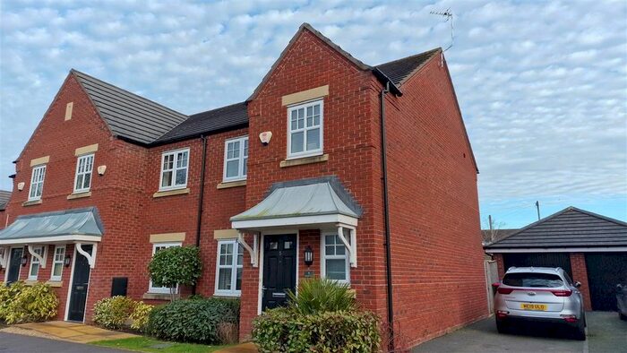 3 Bedroom Mews To Rent In Charter Court, Winsford, CW7