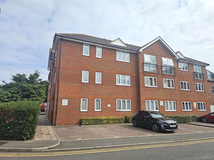 1 Bedroom Apartment To Rent In Gogmore Lane, Chertsey, KT16