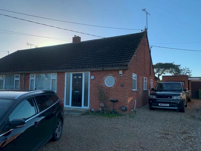 3 Bedroom Bungalow To Rent In Burcott Lane, Bierton HP22