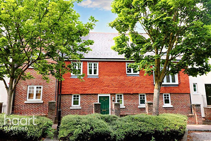 2 Bedroom Maisonette To Rent In Ingress Park Avenue, Greenhithe, DA9