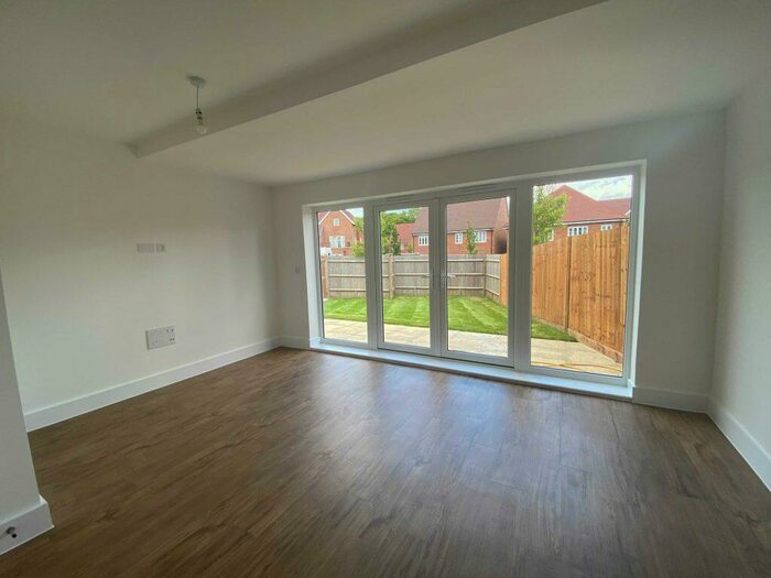 3 Bedroom House To Rent In Aylsham Road, Tadworth, &#; Bedrooms Modern, KT20