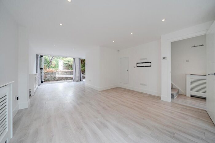 3 Bedroom Terraced House To Rent In Belmont Park Lewisham, SE13