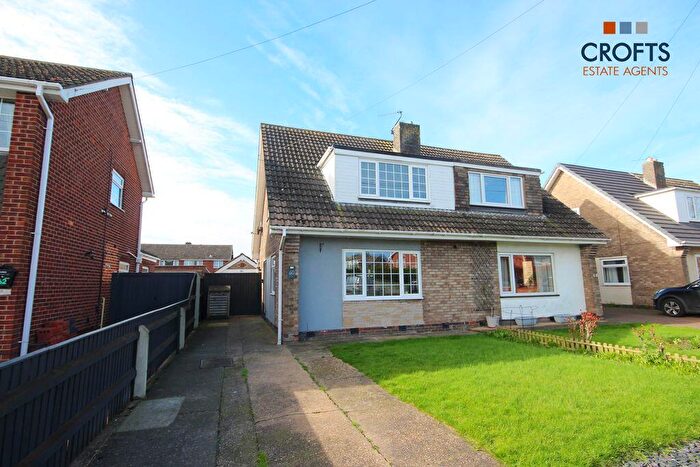 3 Bedroom Semi Detached House For Sale In Woodlands Avenue, Immingham, DN40