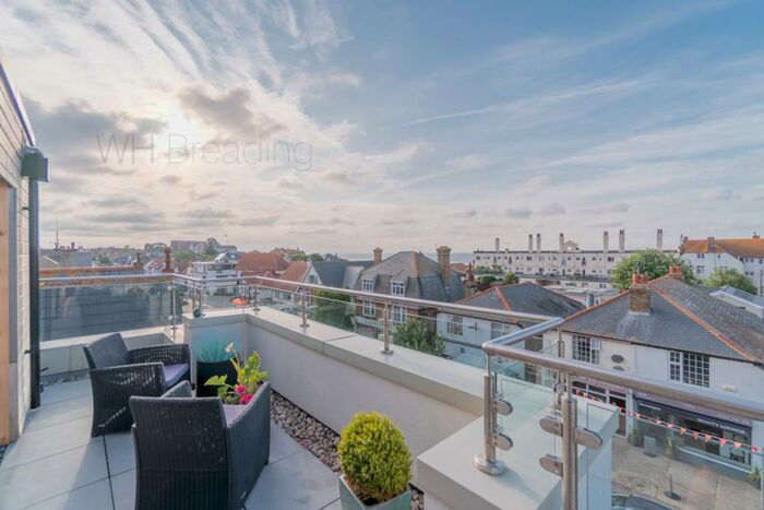 3 Bedroom Penthouse To Rent In Fitzroy Road, Tankerton, CT5
