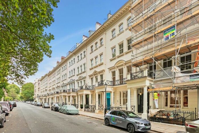 2 Bedroom Flat To Rent In Ennismore Gardens, London, SW7