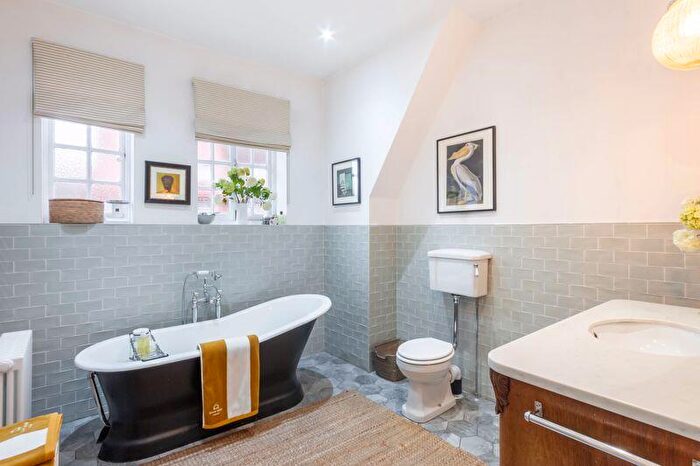 6 Bedroom Terraced House For Sale In Kingsland, Jesmond, Newcastle Upon Tyne, NE2