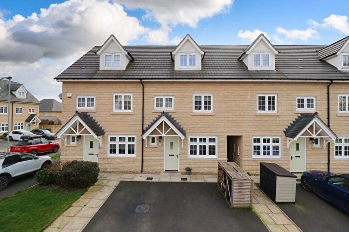 4 Bedroom Terraced House To Rent In Weavers Close, Horsforth, Leeds, West Yorkshire, LS18