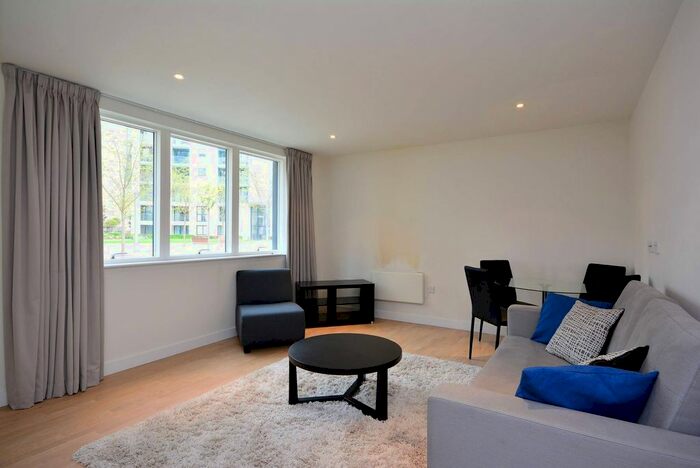 2 Bedroom Flat To Rent In Pump House Crescent, Brentford, TW8