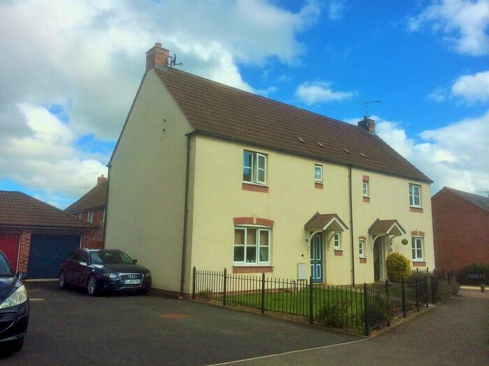 3 Bedroom Semi-Detached House To Rent In The Furr Marsh, Warwick, CV34