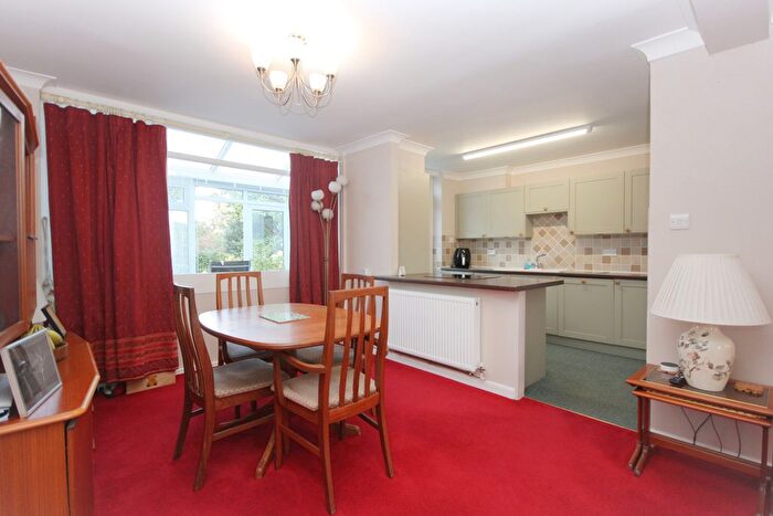 3 Bedroom End Terrace House For Sale In Holly Gardens, Milford-On-Sea, SO41
