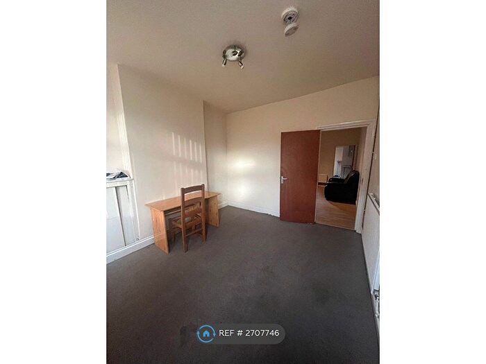 3 Bedroom Terraced House To Rent In Jarrom Street, Leicester, LE2