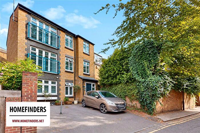 2 Bedroom Apartment For Sale In Dunn Street, Hackney, E8
