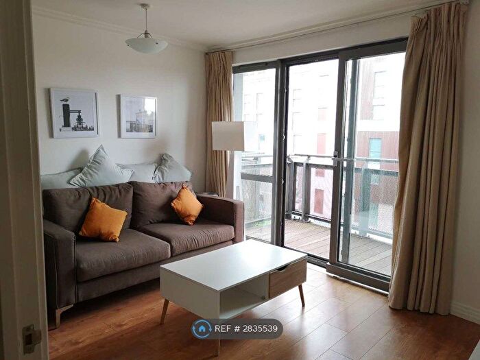 2 Bedroom Flat To Rent In Trentham Court, London, W3