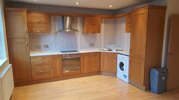 2 Bedroom Flat To Rent In Station Road, Mirfield, WF14