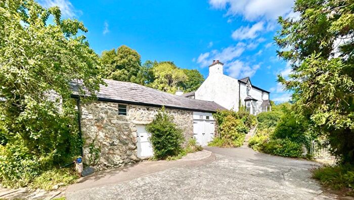 4 Bedroom Detached House For Sale In Llanbedr-Y-Cennin, Conwy, LL32