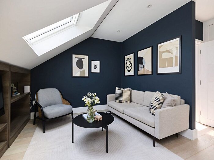 1 Bedroom Flat To Rent In Elspeth Road, London, SW11