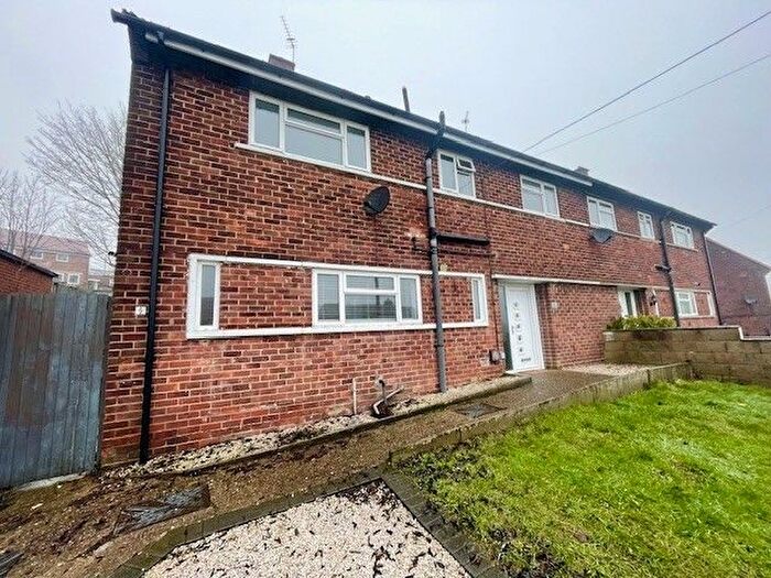 4 Bedroom Property To Rent In Priestley Avenue, Alfreton, DE55