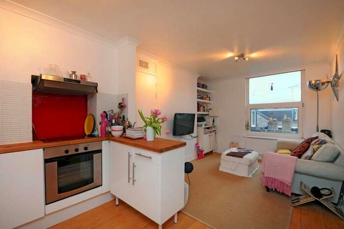1 Bedroom Apartment To Rent In Richmond Road, Twickenham, TW1