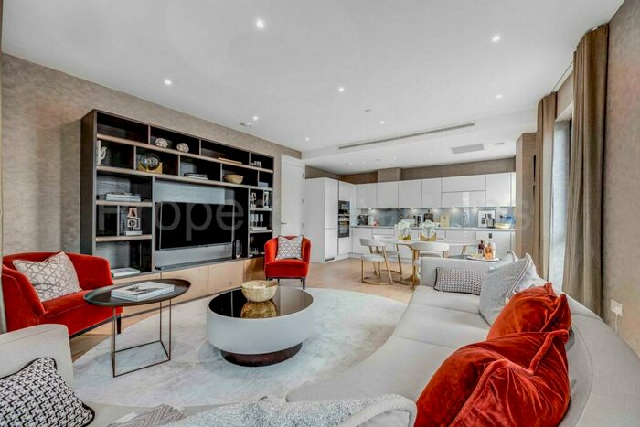 2 Bedroom Apartment For Sale In Roosevelt Tower, Williamsburg Plaza, Canary Wharf, E14