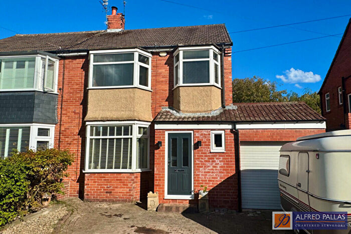 3 Bedroom Semi-Detached House For Sale In Woodlands Drive, Cleadon, SR6