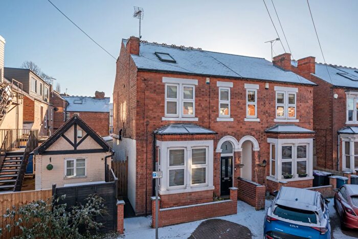 4 Bedroom Semi Detached House For Sale In Hardwick Grove, West Bridgford, NG2