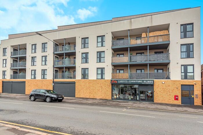 2 Bedroom Flat To Rent In Stoke Road, Slough, SL2