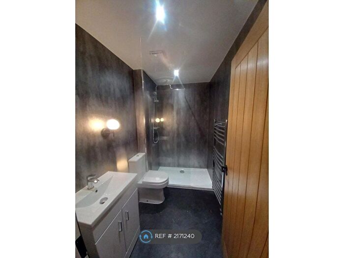 2 Bedroom Flat To Rent In Seymour Road, Broadgreen, Liverpool, L14