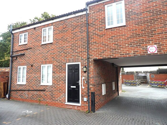 2 Bedroom Flat To Rent In Church Walk, Hatfield, Doncaster, DN7