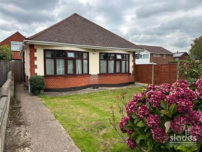 3 Bedroom Detached Bungalow For Sale In Boundary Road, Ensbury Park, Bournemouth, BH10