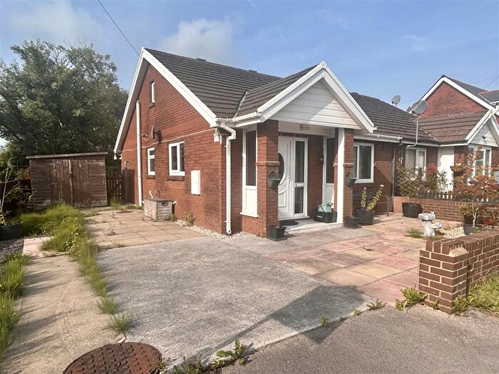 2 Bedroom Semi-Detached Bungalow For Sale In Singleton Road, Upper Tumble, Llanelli, SA14