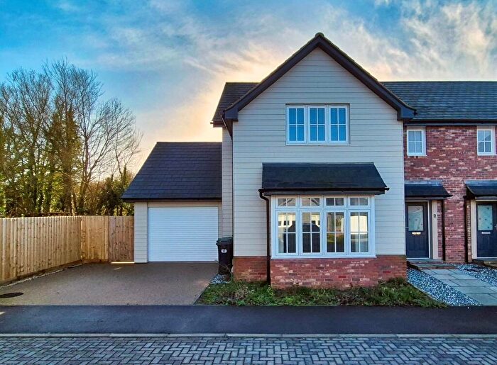 3 Bedroom Semi-Detached House To Rent In Exeter Road, Ipswich, IP6