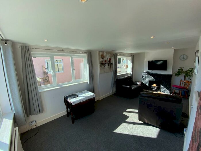 3 Bedroom Detached Bungalow To Rent In Plumberow Avenue, Hockley, Essex, SS5