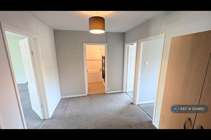 2 Bedroom Flat To Rent In Copperfield Court, Leatherhead, KT22