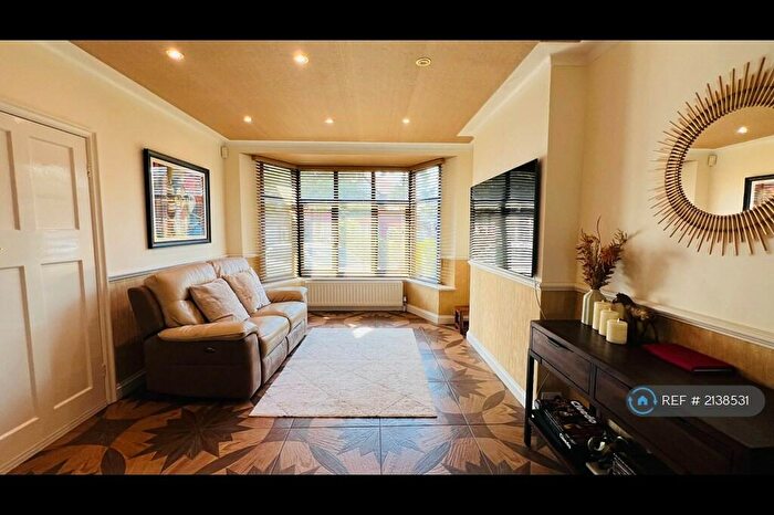 5 Bedroom Semi-Detached House To Rent In Lyon Meade, Stanmore, HA7